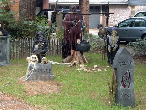 35 Best Ideas For Halloween Decorations Yard With 3 Easy Tips