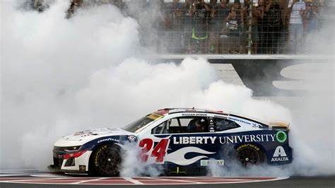 William Byron Predicted To Win Daytona 500, Drives No. 24 For Liberty ...