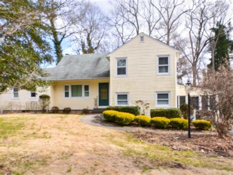 Stony Brook – Well Maintained Home Minutes From Stony Brook Village ...