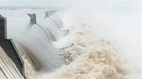 Karnataka: Tunga, Tungabhadra rivers in spate, officials issue alert ...