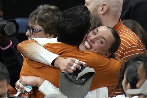 Skinner, Swindel help Texas defend volleyball title