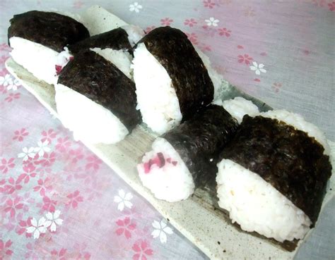 Susan's Savour-It!: Japanese Onigiri Rice Balls...