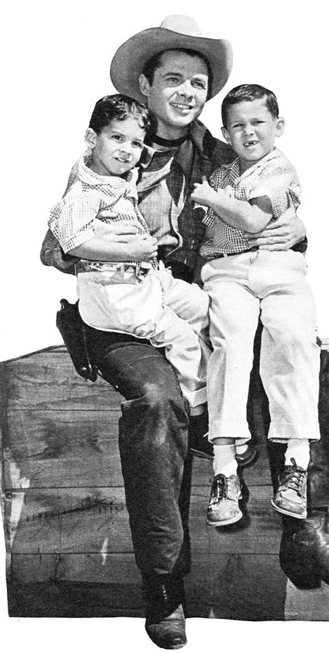 Audie Murphy with his sons Terry and Skipper! c.1958 | Old movie stars, American heroes, Movie stars