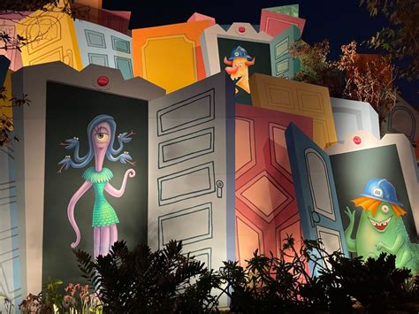 Monsters, Inc. Mike & Sulley to the Rescue! Attraction Façade Repainted ...