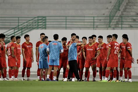 Vietnamese football players prepare for World Cup qualifier