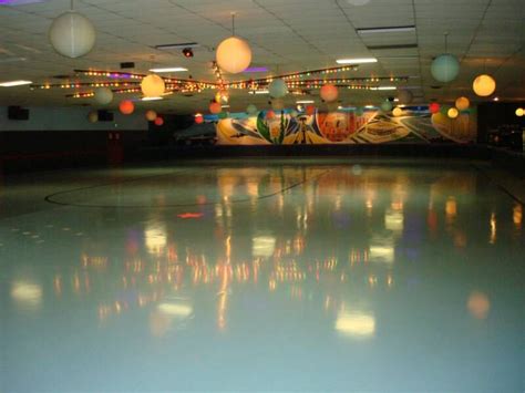 Skate King Bellevue | Abandoned malls, Digital art beginner, Cool photos