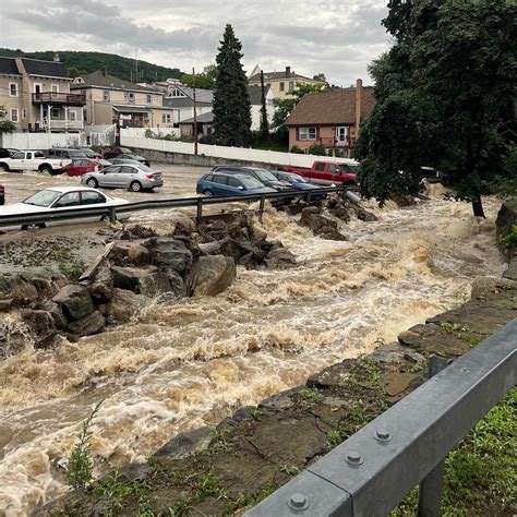 Flash floods rage in Vermont, New York; 50 rescued by swift boat | Reuters