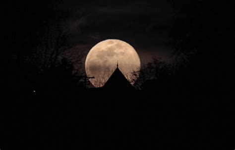 A spooky, rare full moon will rise on Halloween - silive.com