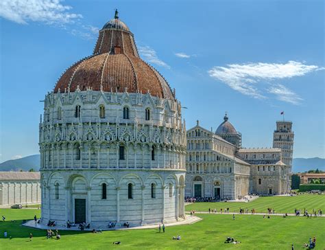 The Piazza dei Miracoli, formally known as Piazza del Duomo - Photography by Marshall