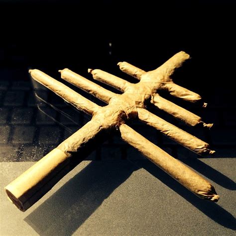 How to Roll a Cross Joint | WeedSources | Stoner Things