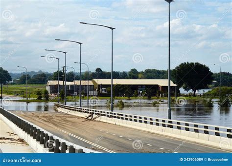 The Hawkesbury River Floods at Windsor, NSW Editorial Stock Image ...