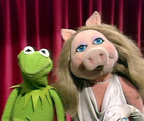 The Prop Gallery | The Muppet Show - Miss Piggy portrait