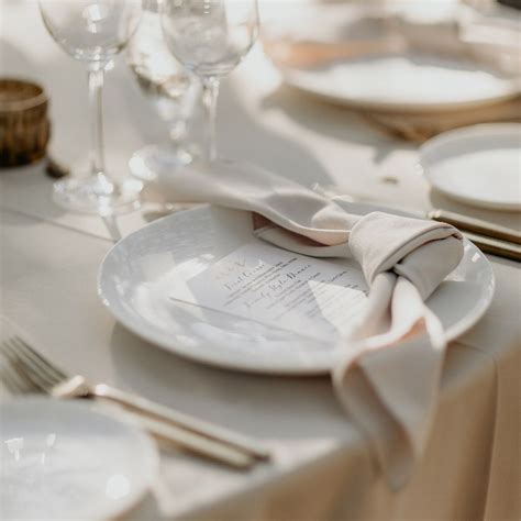 8 Pretty Ways to Fold Napkins At Your Wedding Reception