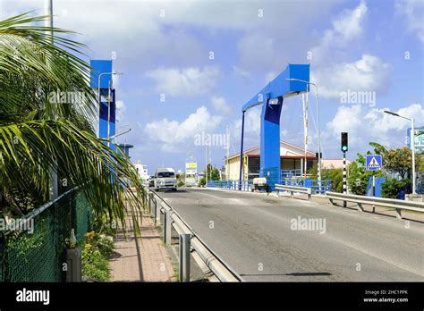 St.maarten bridge on Simpson bay Stock Photo - Alamy