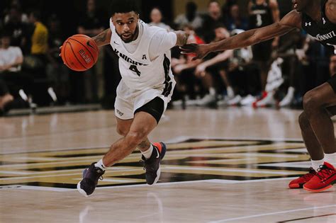 Photos: UCF drops conference game in tough loss to Cincinnati — KnightNews.com