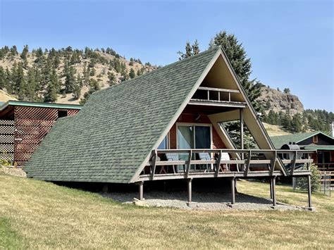 15 Coolest Cabins in Montana For A Getaway - Midwest Explored