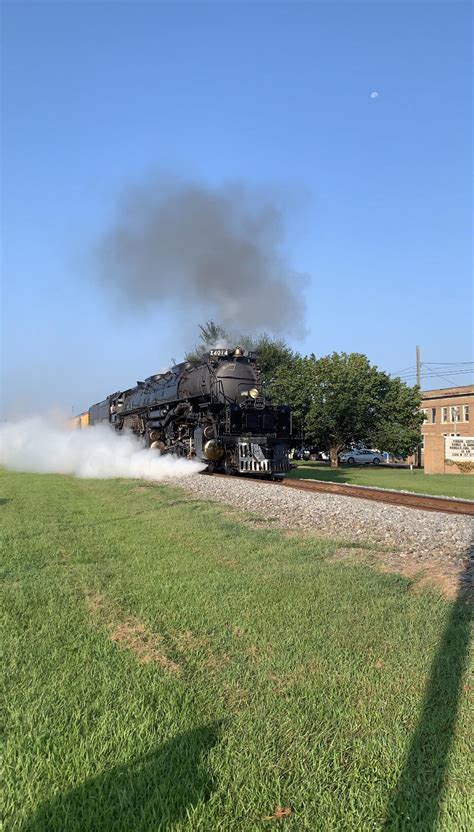 Union Pacific 4014 : r/MachinePorn