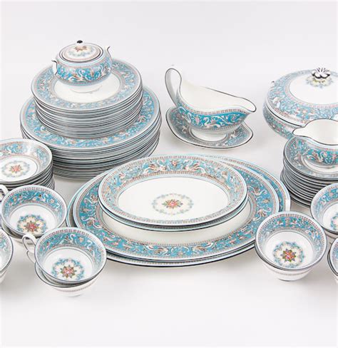 Wedgwood Bone China Florentine Pattern Set : EBTH