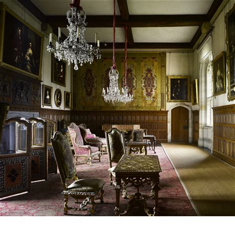 The Queen Elizabeth Room at Penshurst Place, with furnishings of about 1700. | Décoration ...