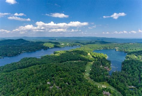 Search Luxury Homes in Lake Toxaway NC | BHHS Meadows Mountain Realty