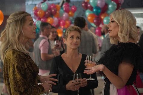 Foto de Tori Spelling - BH90210 (2019) : Foto Gabrielle Carteris, Tori ...