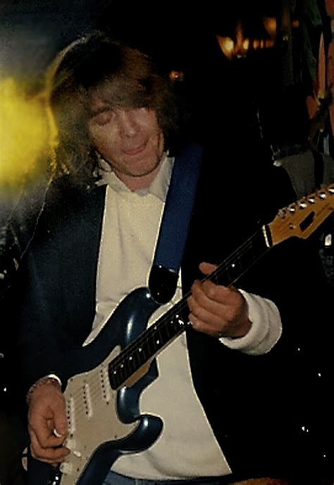 File:Mick Taylor-and guitar.jpg - Wikimedia Commons