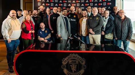 Erik ten Hag hosts press conference with Man Utd fans before Carabao Cup tie | Manchester United