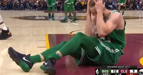 Gordon Hayward breaks his ankle on opening night