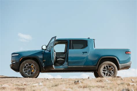 Skip the dealer: How to buy a Rivian R1T or R1S