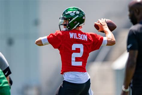 New York Jets QB Zach Wilson signs rookie deal after training camp holdout - Sports Illustrated ...