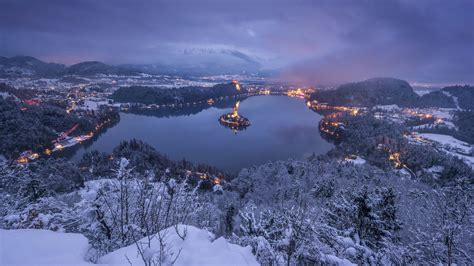 Lake Bled in winter - backiee