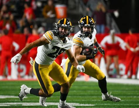 Pro Football Focus Grades: Iowa Defense - Hawkeye Beacon: Iowa Hawkeyes ...