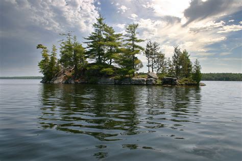 Tiny Island in Charleston Lake, Ontario, Canada [3071×2048] #nature # ...