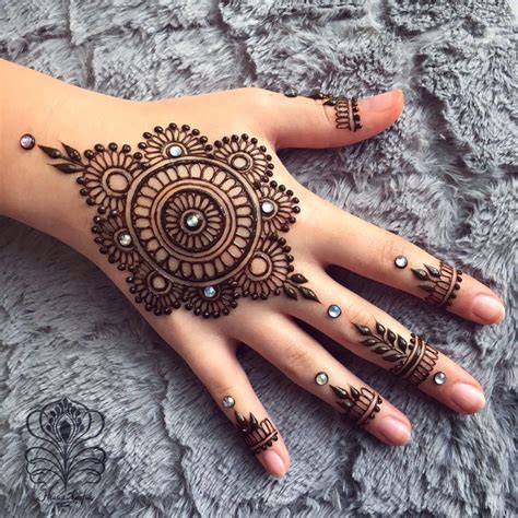 Mandala Mehndi Design for Hand - K4 Fashion