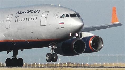 Aeroflot Ilyushin IL-96-300 Windy Landing at LCLK - Close Plane Spotting - Bouncy - YouTube