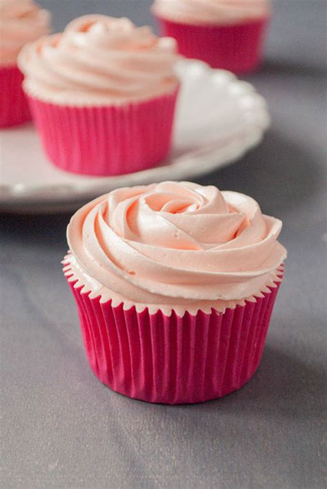 Cómo hacer cupcakes de rosa - Blog de recetas de María Lunarillos