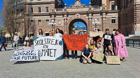 Greta Thunberg on Twitter: "Climate strike week 247. #FridaysForFuture ...