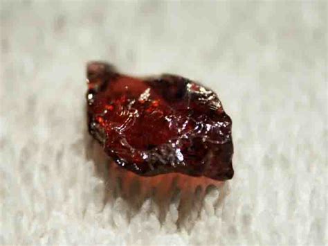 Garnet Color : What is Garnet's Color? | Geology Page