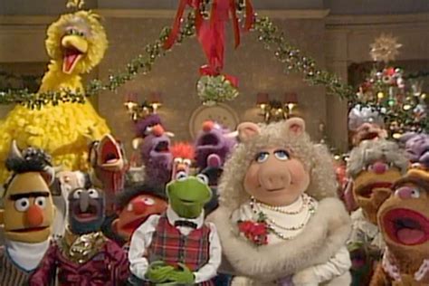 A Muppet Family Christmas Is a Celebration of All Things Jim Henson