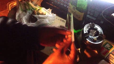 How to roll a Spliff (Gordon silver) - YouTube