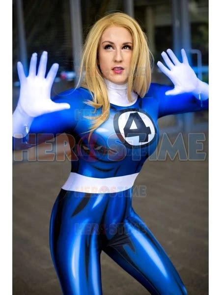 Invisible Woman Cosplay