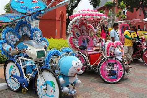 Explore Malacca's Top Attractions in a Psychedelic Trishaw!