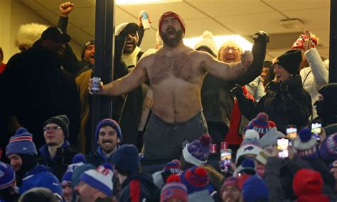 Shirtless Jason Kelce classily picked up a young Bills…