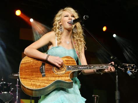 taylor-swift-debut