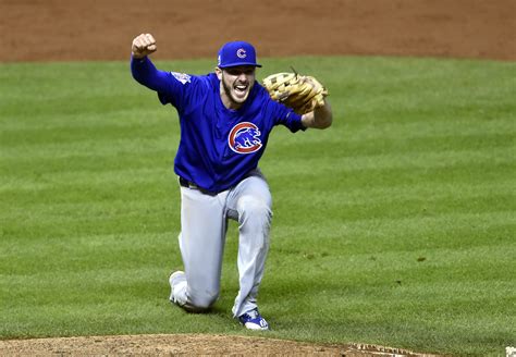 7 incredible photos of the moment that the Chicago Cubs won the World Series | For The Win