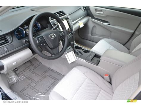 Ash Interior 2017 Toyota Camry Hybrid LE Photo #114870890 | GTCarLot.com