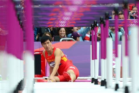 China’s Liu Xiang pulls up lame in hurdles, again - The Boston Globe