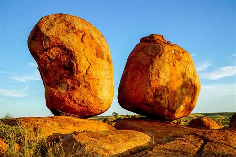 Devils Marbles - the eggs of the mythical Rainbow Serpent | Aussie Mob