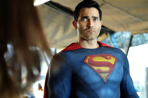 Superman & Lois Season 3: Hoechlin Shares BTS Looks, Filming Update