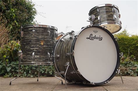 Vintage 1963 Ludwig Super Classic Black Oyster Pearl Drum Kit